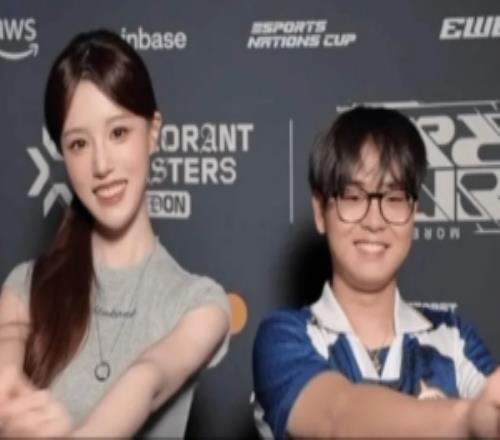 无畏契约主持一意发布与Sato合拍视频：我哭了，我装的