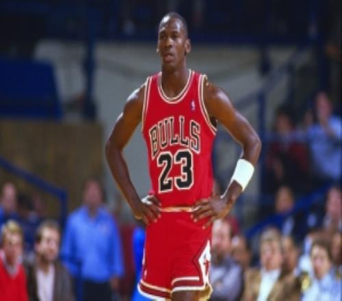 1984年的今天：乔丹第3顺位被公牛选中大梦状元巴克利成5号秀