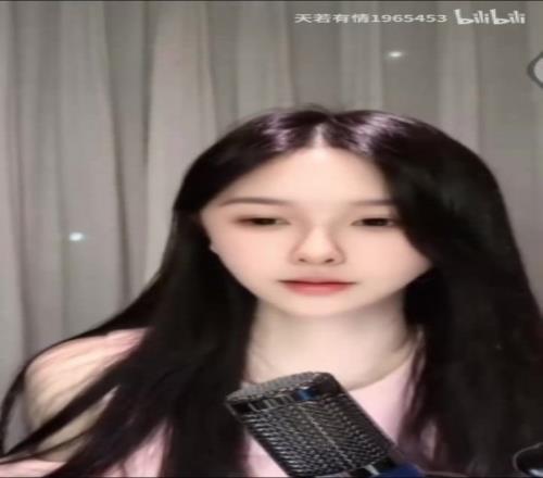斗鱼前一姐阿冷自爆被催婚:34岁还没结婚不是不想结是真没遇到合适的