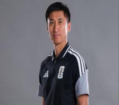 厄瓜多尔媒体关注马宁:“卡牌大师”,以执法严格、出牌多而闻名