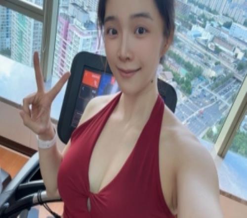 余霜晒照:每天吃的早而且健康干净的话怀孕的胀气就会好很多