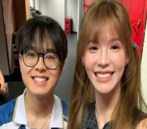 无畏契约主持麦麦分享LEV夺冠现场照：恭喜利维坦夺冠，你们值得