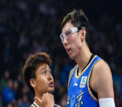 媒体人：李楠是北京最合适的选择赵睿已归队周琦在美进行康复