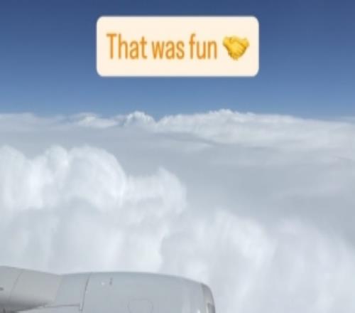 玩得很开心！德拉维多瓦晒回程航班舷窗照：真是一次有趣的旅程！