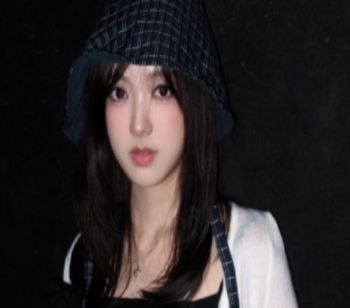 KPL主持人灵儿晒照：
