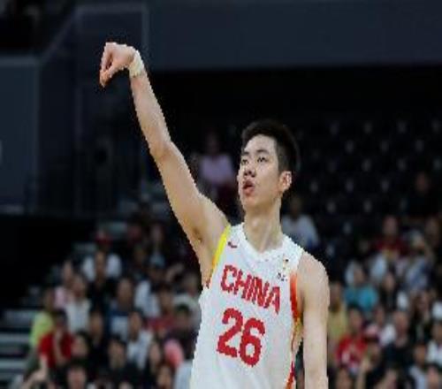外线超级稳!朱俊龙上半场三分3中3得到9分没有两分和罚球