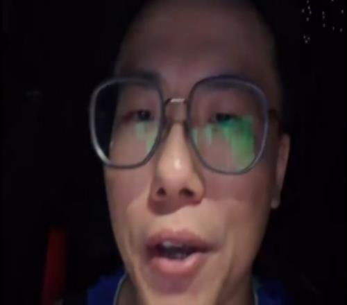 解说：达斯蒂梅作为大学主帅主导是团队篮球对防守非常重视