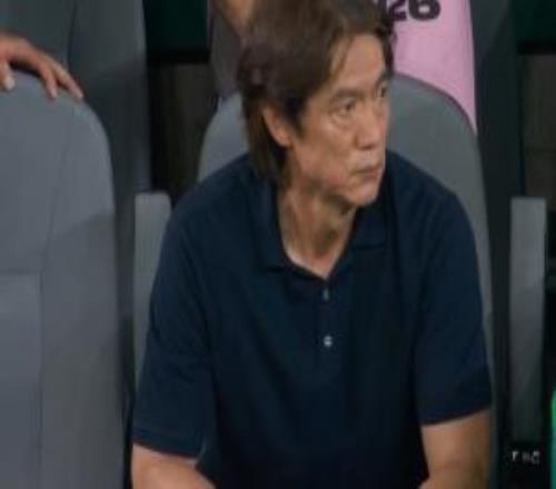 洪明甫称踢得不错，韩媒抨击：震惊！这场堪称队史世界杯最差表现
