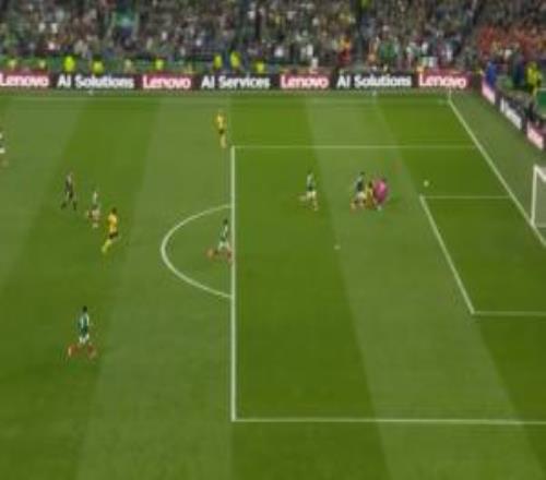 差一点！凯塞多后场精准长传，凯文打门偏出