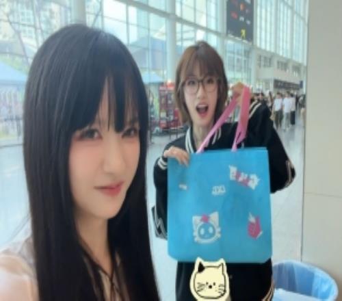 小伞伉俪大田VLOG：破晓六点直飞韩国见证BLG32T1是什么体验！