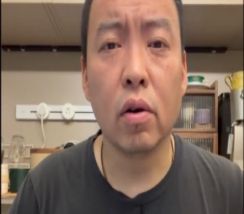 解说：小卡事件过了一年了结果还没有解决这个时间点太尴尬了