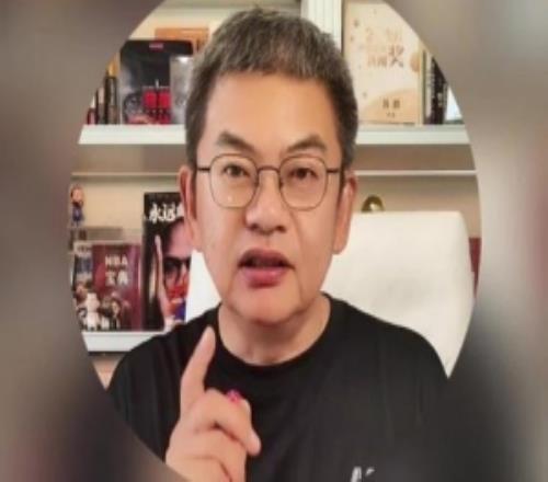 苏群谈文班降薪提前续约：是个好孩子自己亏损让老板蓬勃