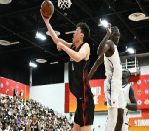 媒体人：中国男篮总是让杨瀚森去低位硬凿违反了现在的篮球潮流