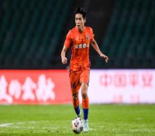 记者：段刘愚目前很难出场，可以考虑与其他球队进行人员调换