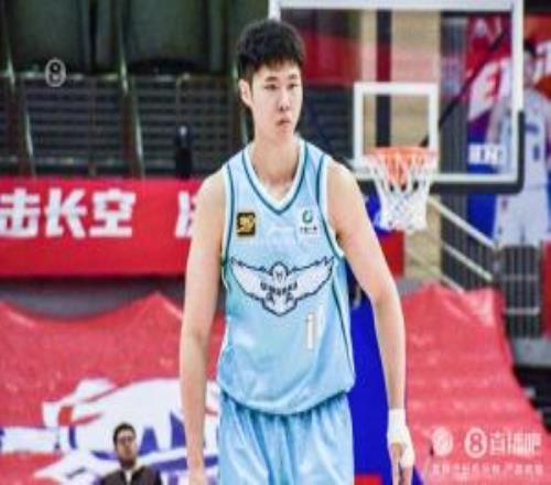 直播吧：青岛男篮与赵嘉义签署为期两年的C类条约