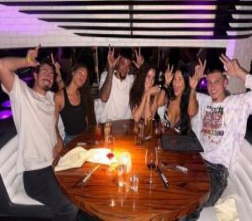 打架归打架！Happy归happy！希罗冲突后和小海梅韦尔携女友聚餐