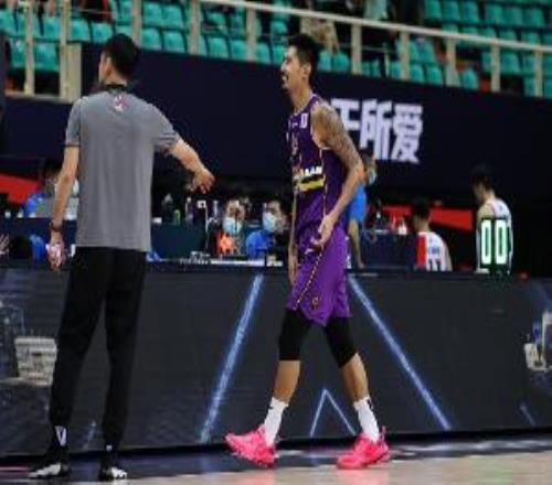 直播吧：吉林有望签下正在试训的孙思尧顶替曾繁日的位置空缺