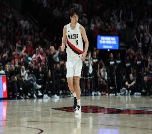 开拓者自媒体：杨瀚森勾手证明有技术减速欧洲步能否在NBA施展