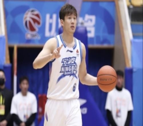 媒体人：山西男篮新援王俊杰将于近两日抵达太原与球队会合