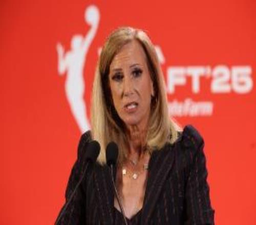 WNBA总裁原本不打算禁赛锁喉克拉克的球员萧华不得不出面介入