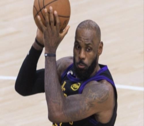 斯科特：是湖人不要詹姆斯了但球队让足了面子让他宣称自己想走