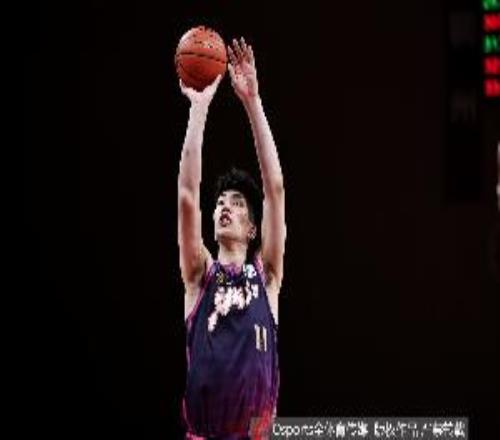 媒体人：余嘉豪所签的4年B类合同和去年浙江提供的保持一致