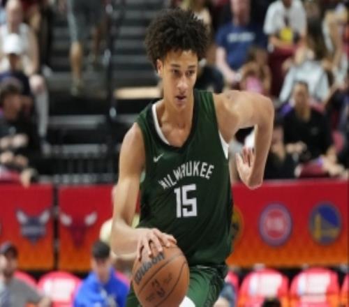媒体人：13号秀阿门特有投篮的基本盘雄鹿也是在刮一个潜力