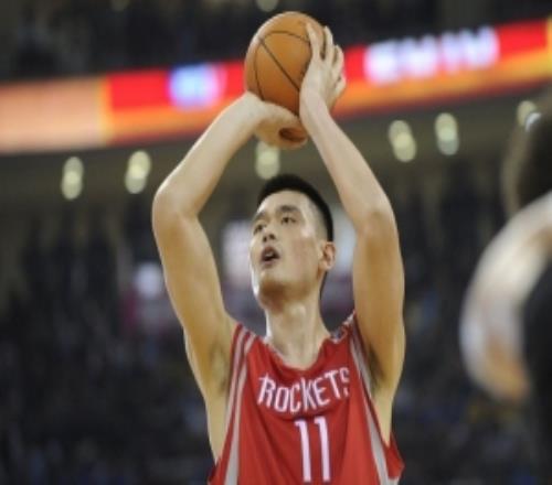 当地媒体：杨瀚森今年夏联提升明显姚明当初也是在第2年进步很大
