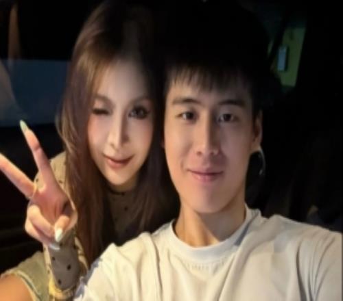 陈家政女友晒甜蜜合照：这也不是个巧合连我兄弟都晓得