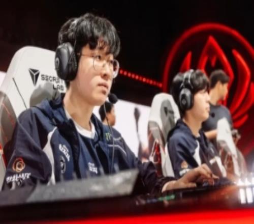 Zeus：去年我们止步八强了，这次我们一定会打到最后夺冠的
