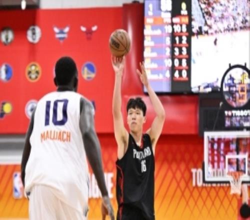 拓媒：想看看杨瀚森面临NBA内线怎样得分夏联打马卢阿奇体现较差