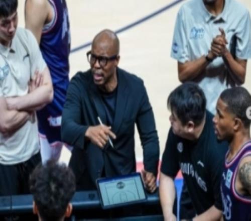 米切尔社媒发文告别广州龙狮：我们后会有期永远是加油！