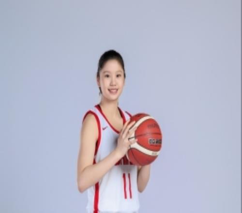 最后时刻连续拿分仍惜败！李沅珊19中7得到17分4板三分10中2