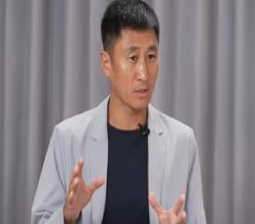 马宁：国际足联赛前会有专门的人帮我们分析技战术，队员特点等