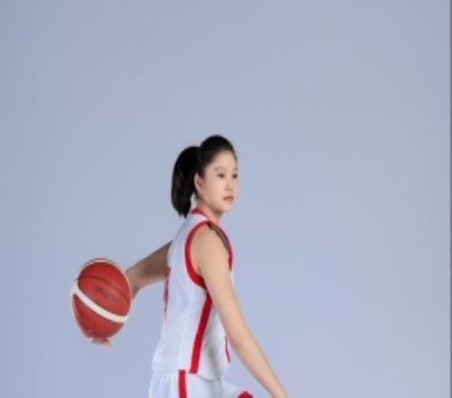 扛起进攻！李沅珊三节15中8独得20分三分11中4