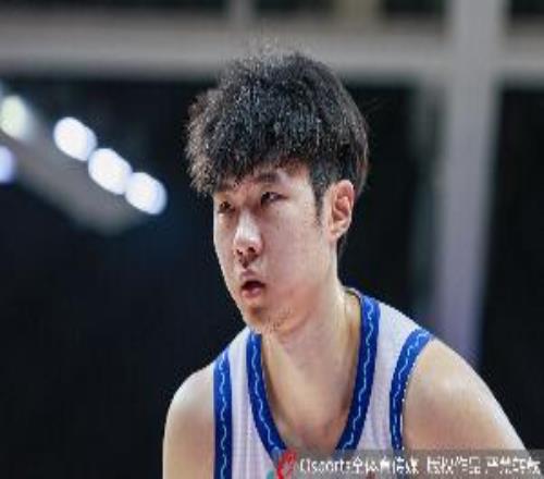 上赛季场均7.5分3篮板！媒体人：北控生意获得青岛球员赵嘉义