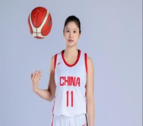中国U17女篮主帅：期待队员不断成长始终保持朝气蓬勃的状态