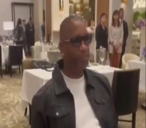 麦迪儿子进NBA旗舰店免费只拿件T恤！麦迪：要我两大袋给身边人