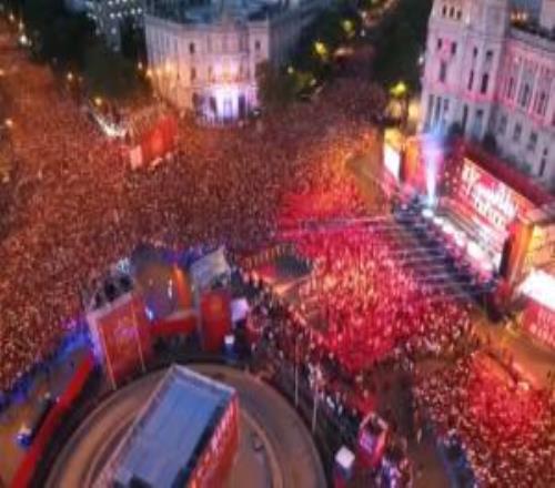红色海洋！近180万人加入西班牙夺冠游行，西贝莱斯广场12万人