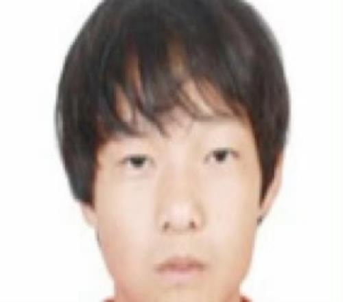 博主先容胡喜文：司职边前卫，曾代表U15国足出战东亚杯并夺冠