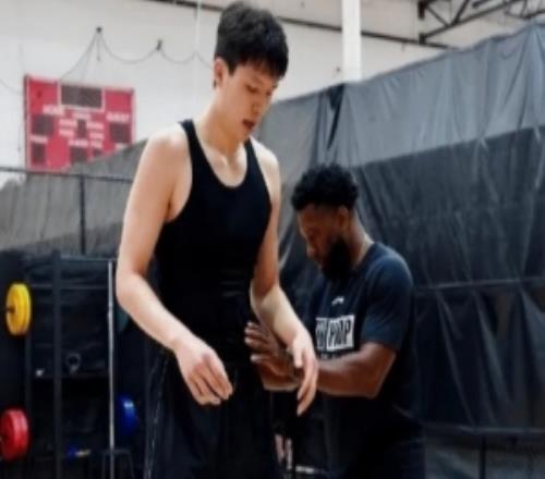 杨瀚森社媒晒特训照训练师曾服务过詹姆斯&韦德&保罗等人