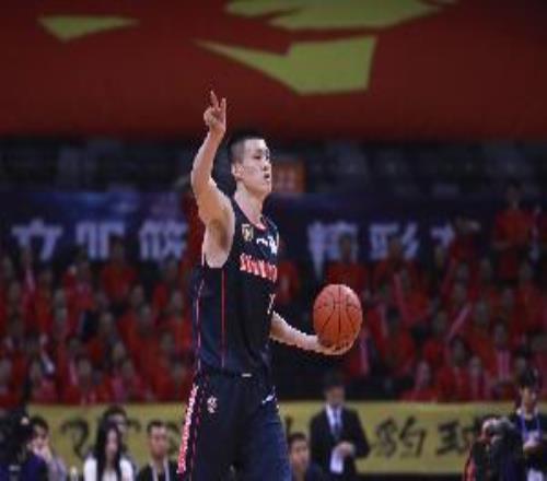媒体人：周鹏根正苗红也有威望完全可以培养他当杜指导接班人