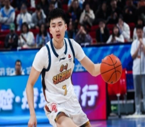 媒体人：段睿骐将和辽宁男篮签下4年B类合同