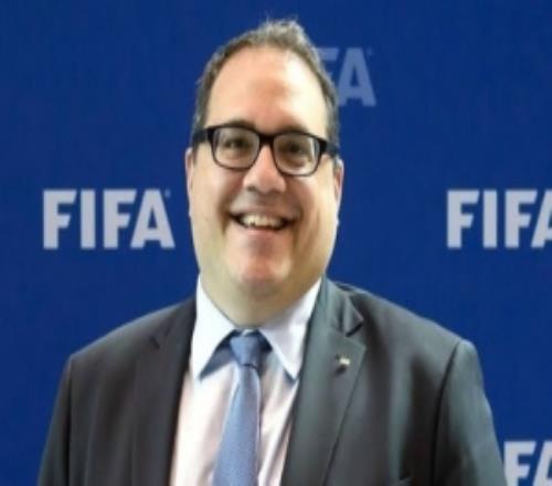 记者：若中北美足联主席参选FIFA主席，他将获得欧足联的鼎力大举支持