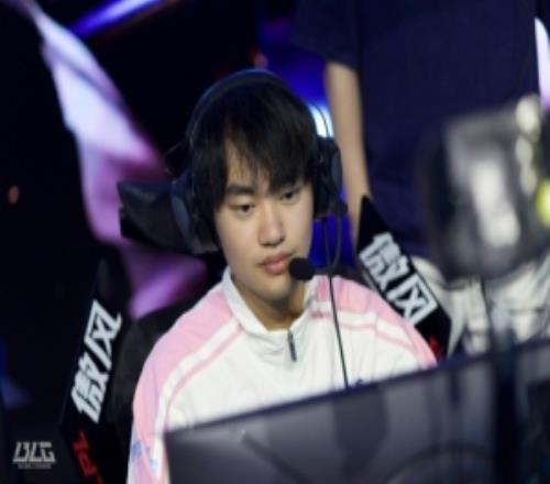Knight前两周数据：场均击杀、单杀数、对位经济差联盟第一