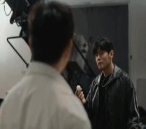 有模有样！周杰伦与樊振东合拍广告，周董与奥运冠军切磋乒乓球