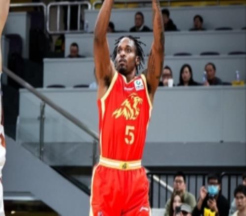媒体人：布朗带着光环重回北京健康的他是CBA现阶段的顶级外援