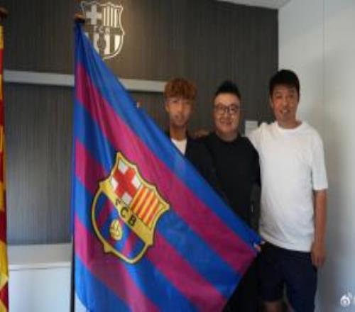 签约拉玛西亚！沪媒谈14岁李昊炎：外界不该把他包装成救世主