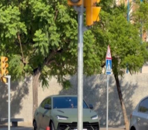 西媒：阿劳霍抵达巴萨基地收拾个人物品，几小时内启程前往利物浦