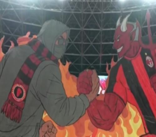 印尼球迷赛前打出TIFO，欢迎米兰时隔32年后重返雅加达踢比赛